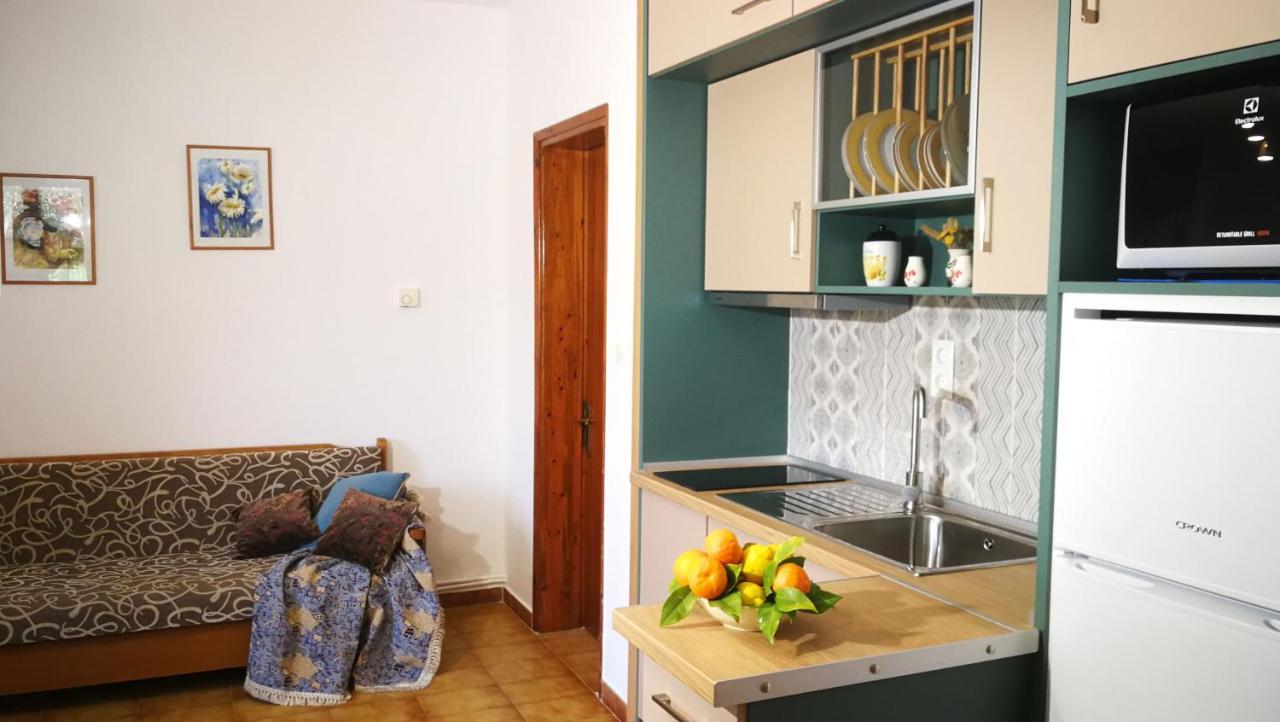 Garden Bungalow Valentina Stavros  Exterior photo