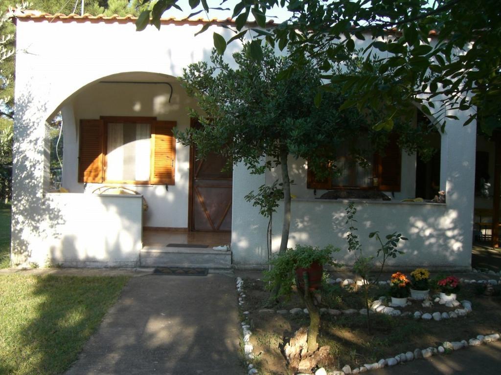Garden Bungalow Valentina Stavros  Exterior photo